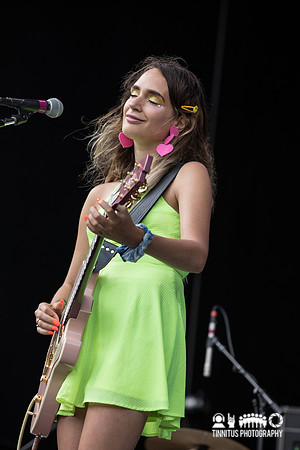 Speedy Ortiz in concert