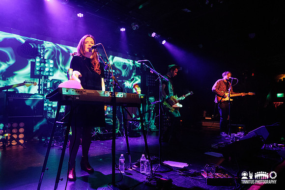 Slowdive in concert