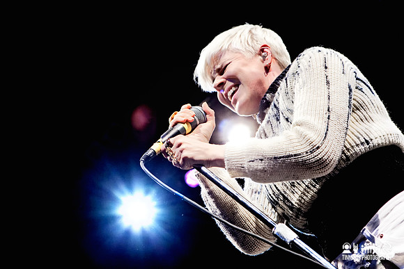 Robyn in concert