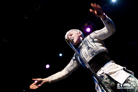 Robyn in concert
