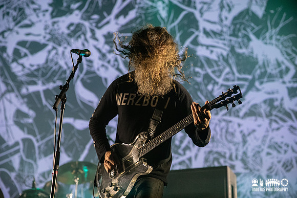 Sumac in concert