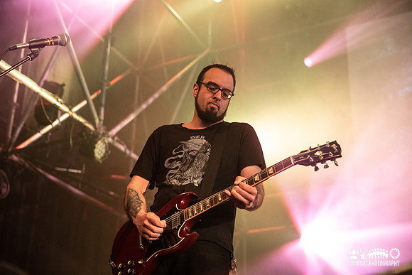Morne in concert