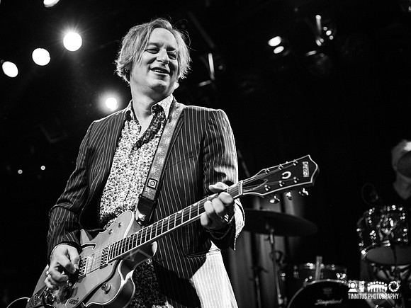 Peter Buck in concert