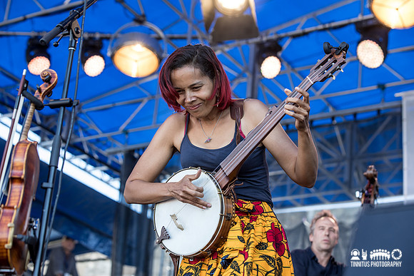 Rhiannon Giddens in concert