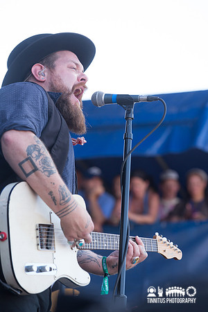 Nathaniel Rateliff and the Night Sweats in concert