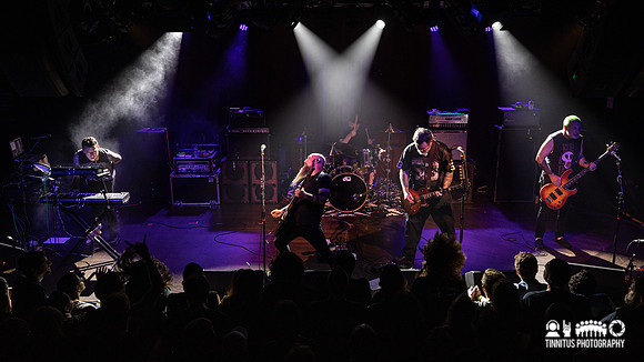 Neurosis in concert