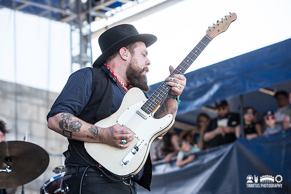 Nathaniel Rateliff and the Night Sweats in concert
