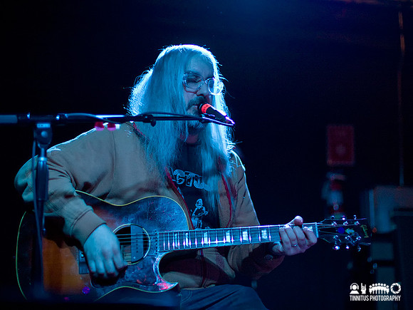 J Mascis in concert
