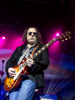 Jason Bonham's Led Zeppelin Experience in concert