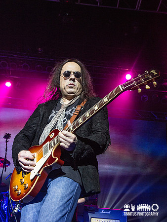 Jason Bonham's Led Zeppelin Experience in concert