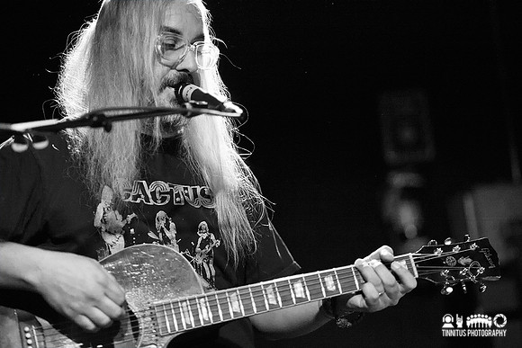 J Mascis in concert