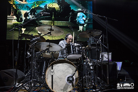Jack Irons in concert