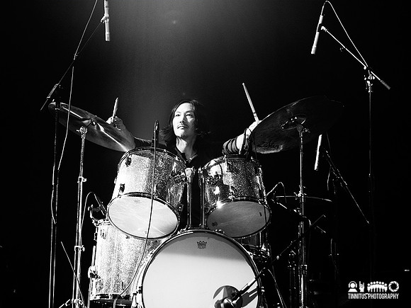 Chavez in concert at ATP's I'll Be Your Mirror