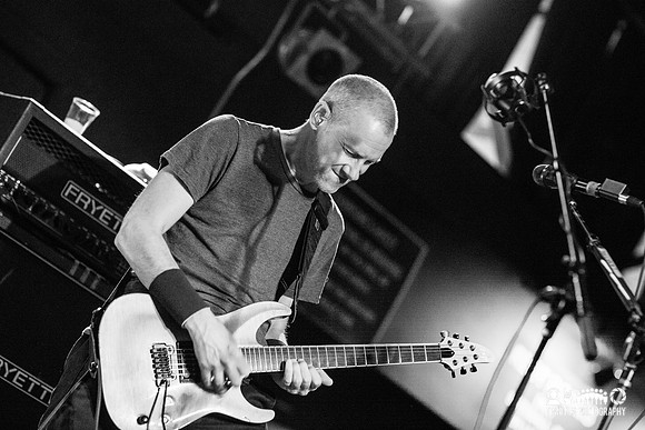 Helmet in concert