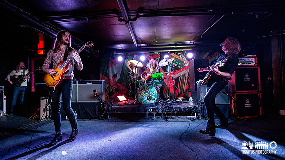 Graveyard in concert