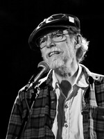 Ed Askew in concert