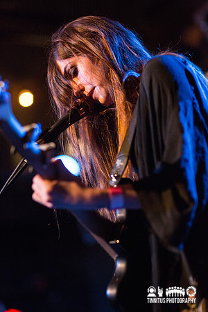 Emma Ruth Rundle in concert