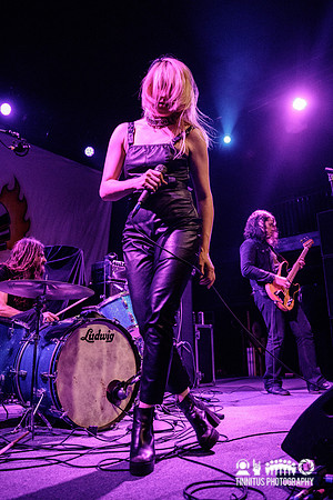 Electric Citizen in concert