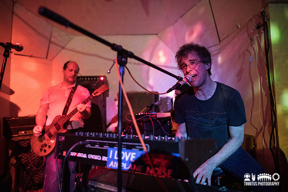 Oneida in concert