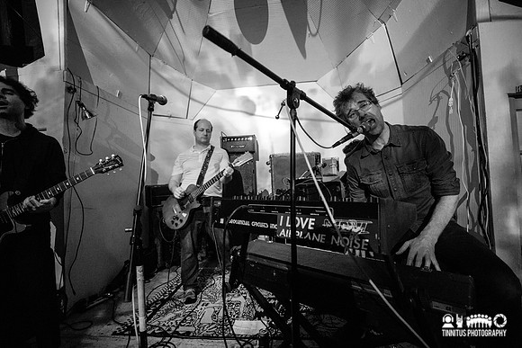 Oneida in concert
