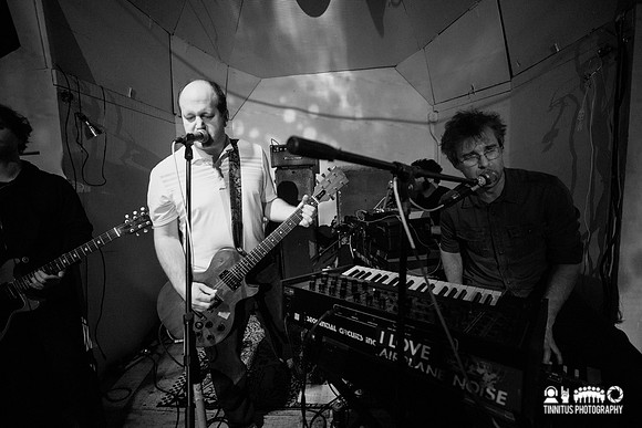 Oneida in concert