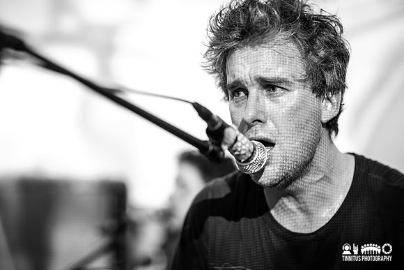 Oneida in concert