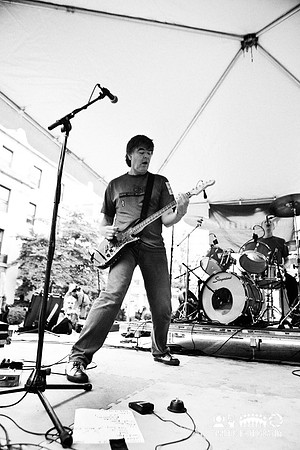 Mission of Burma in concert
