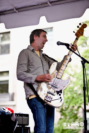 Mission of Burma in concert