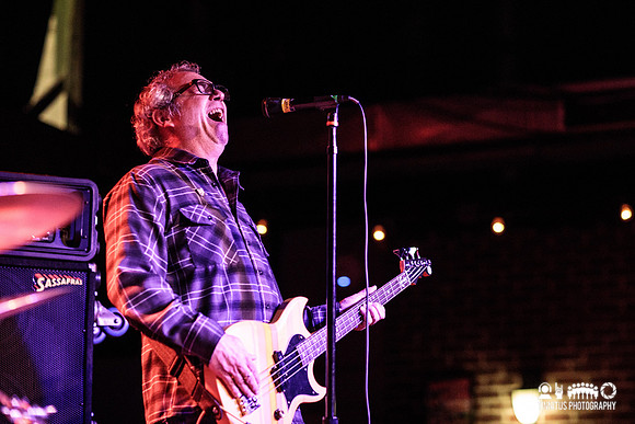 Mike Watt and the Jom & Terry Show in concert