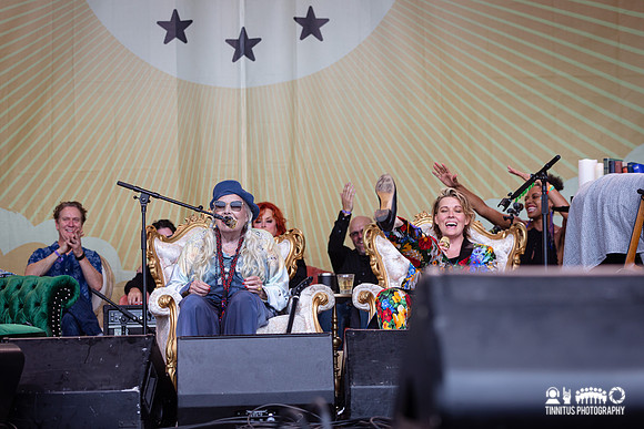 Joni Mitchell in concert