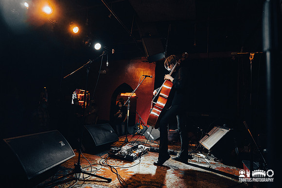 Helen Money in concert
