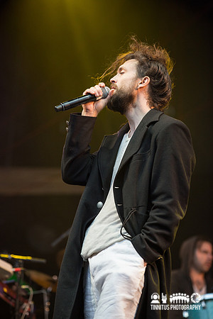 Edward Sharpe and the Magnetic Zeroes in concert