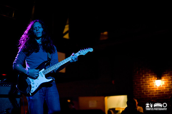 Kurt Vile and The Violators in concert