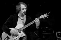 Kelley Stolz in concert