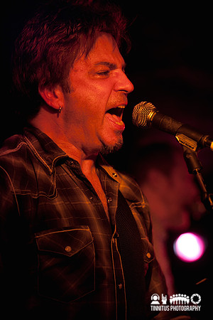 Cracker in concert
