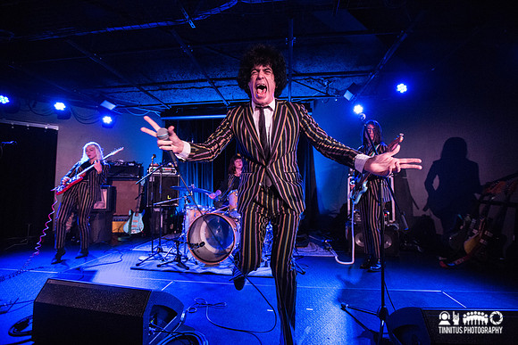 Chain And The Gang in concert