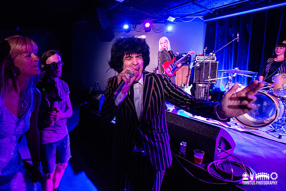 Chain And The Gang in concert