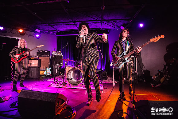 Chain And The Gang in concert