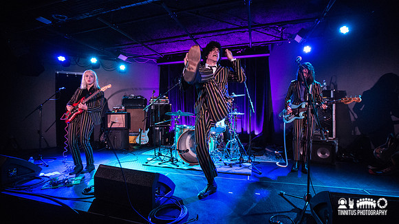 Chain And The Gang in concert
