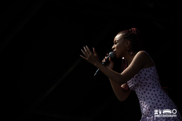 Ravyn Lenae in concert