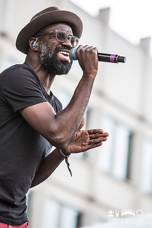 TV On The Radio in concert
