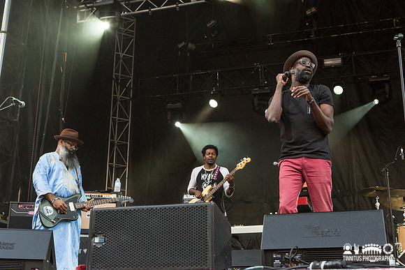 TV On The Radio in concert
