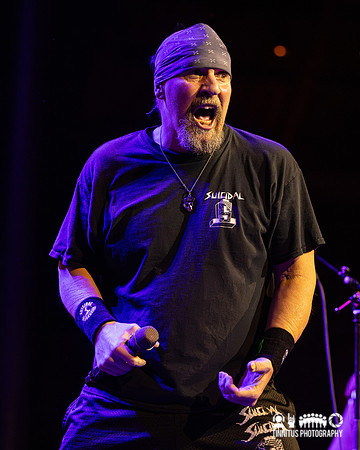 Suicidal Tendencies in concert