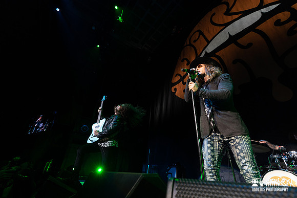 Dirty Honey in concert