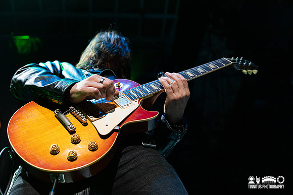 Dirty Honey in concert