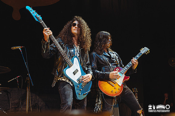 Dirty Honey in concert
