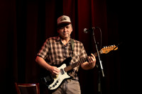 Darren Hanlon in concert