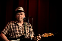 Darren Hanlon in concert