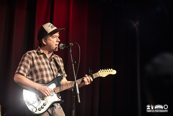 Darren Hanlon in concert