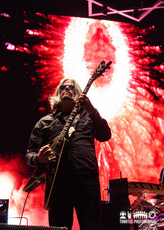 Tool in concert